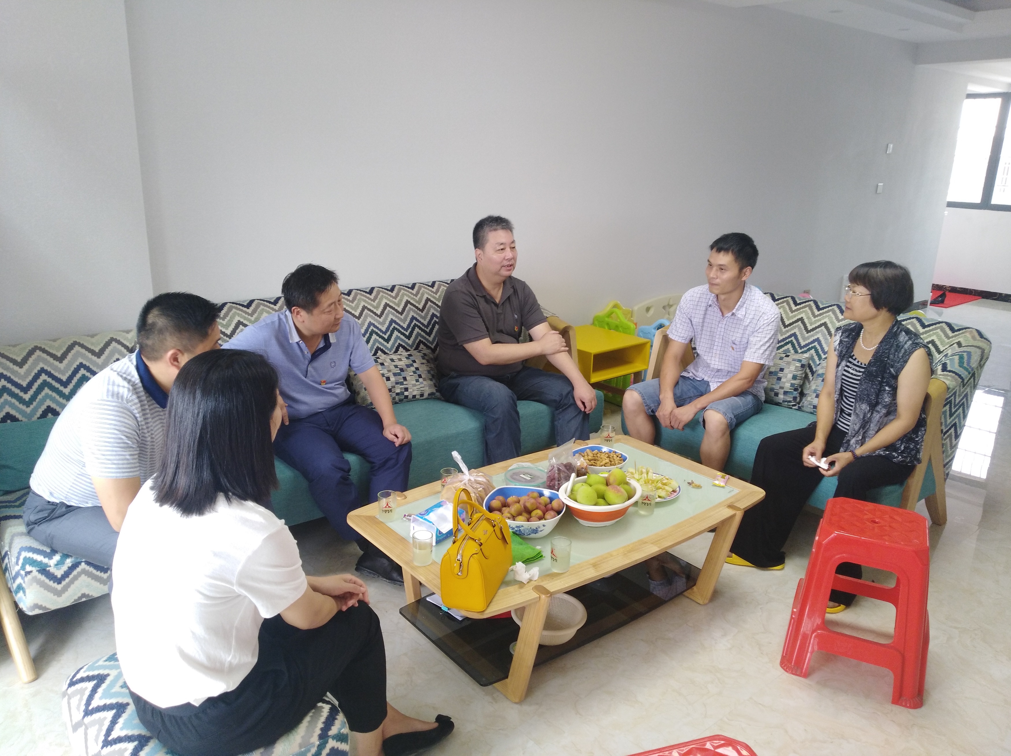 集團(tuán)公司領(lǐng)導(dǎo)郭佩然在贛尋公司參加基層黨建工作聯(lián)系點(diǎn)“五個(gè)一”活動(dòng)